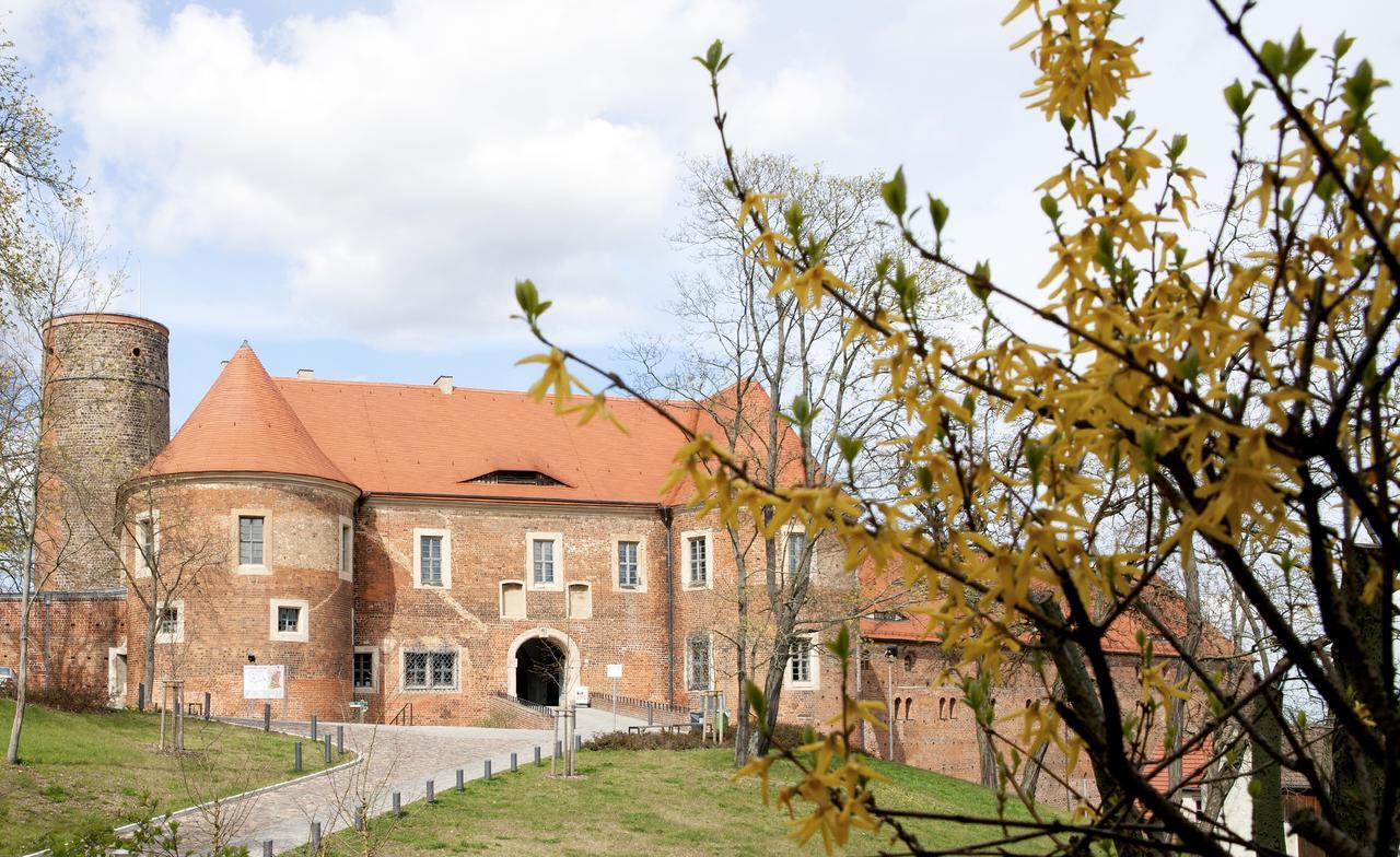 Burghotel Bad Belzig Бельциг Экстерьер фото